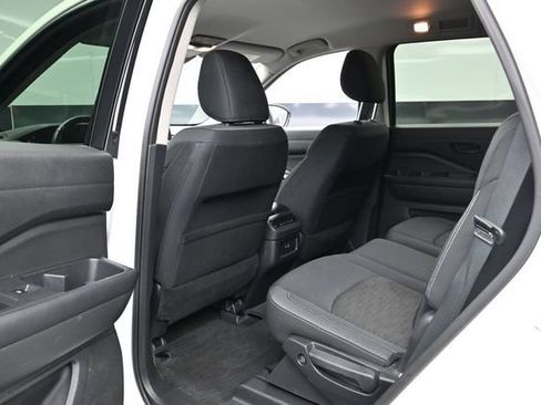 Used 2025 Nissan Pathfinder SV FWD image 20