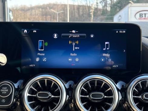 Used 2025 Mercedes-Benz GLA 250 4MATIC image 53