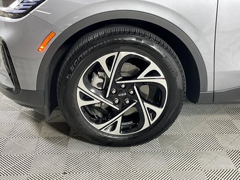 Used 2025 Lincoln Nautilus Premier w/ Jet Appearance Package image 27