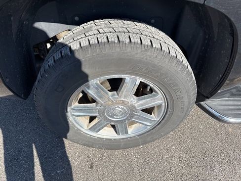 Used 2008 Cadillac Escalade AWD image 9