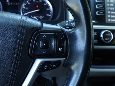 Used 2017 Toyota Highlander XLE image 33