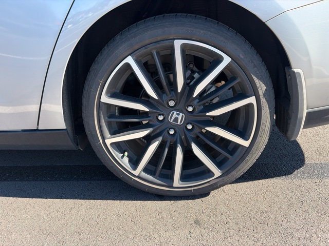 Used 2023 Honda Accord Touring image 5