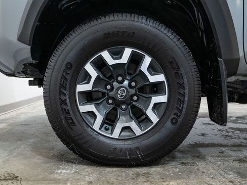 Used 2021 Toyota Tacoma TRD Off-Road image 8