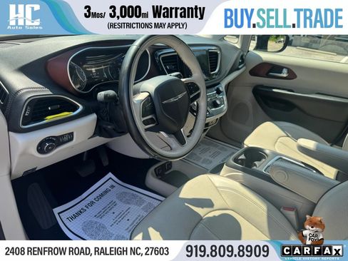 Used 2020 Chrysler Pacifica Limited FWD image 13