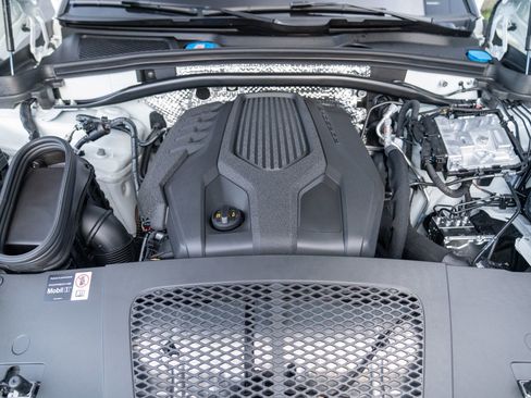 New 2026 Porsche Macan image 30