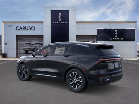 New 2026 Lincoln Nautilus Premier image 4