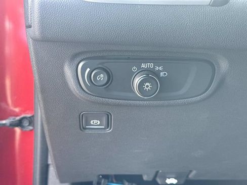 Used 2022 GMC Terrain SLE w/ Driver Convenience Package FWD image 28