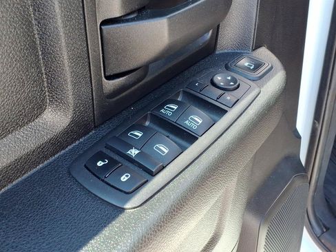 Used 2024 RAM 2500 Tradesman w/ Chrome Appearance Group AWD/4WD image 19