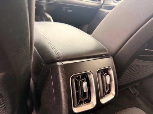 Used 2024 Kia Sorento LX FWD image 25
