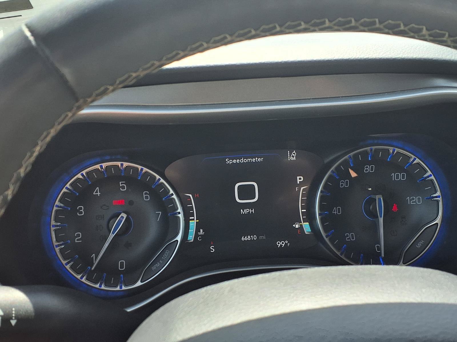 Used 2023 Chrysler Pacifica Touring-L FWD image 19