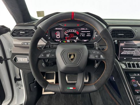 Used 2024 Lamborghini Urus Performante image 9
