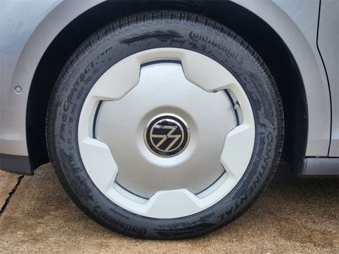 New 2025 Volkswagen ID. Buzz 1st Edition image 9