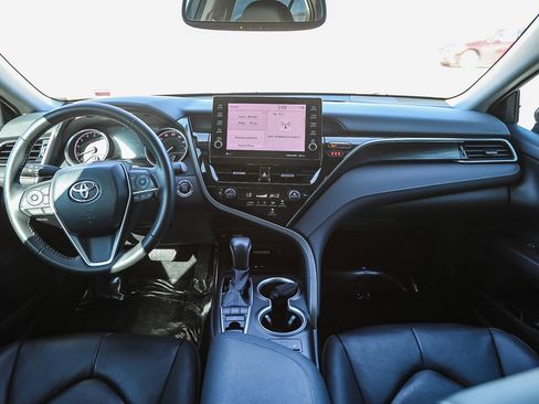 Used 2024 Toyota Camry XLE image 12