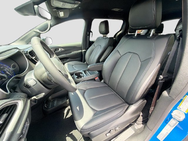 New 2027 Chrysler Pacifica Select FWD image 21