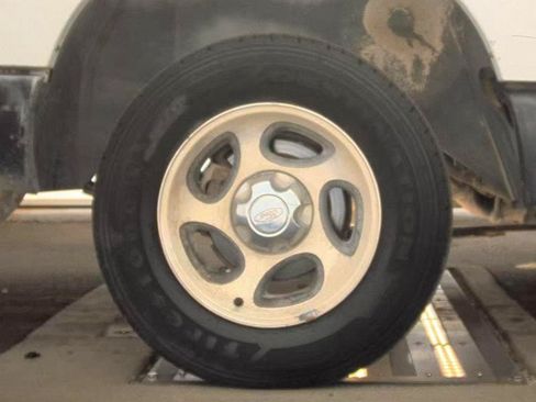 Used 2005 Ford Explorer Sport Trac XLT RWD image 5