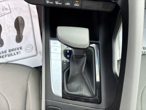 Used 2024 Hyundai Elantra SEL image 34