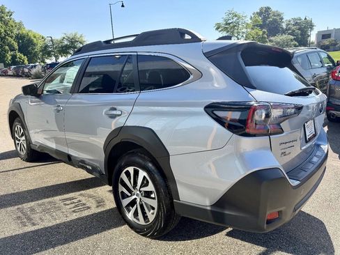 Used 2025 Subaru Outback Premium AWD/4WD image 8