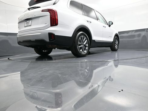 Used 2024 Kia Telluride LX AWD/4WD image 30