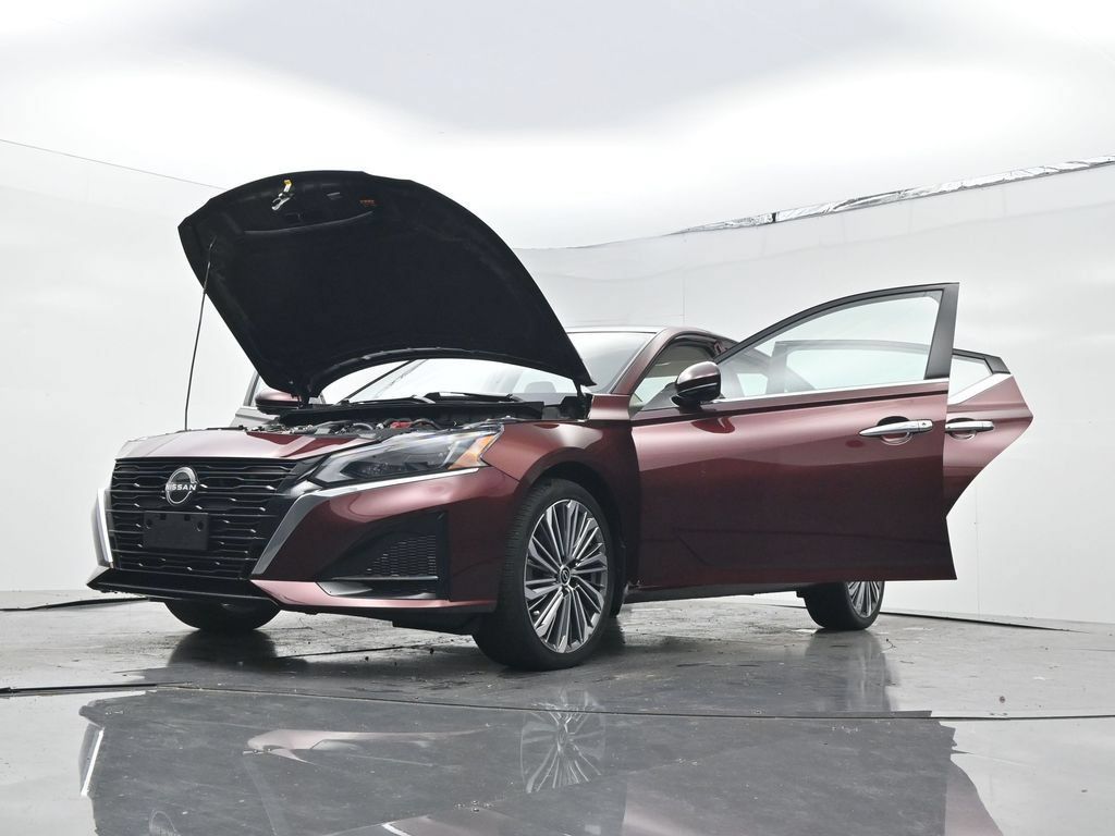 Used 2023 Nissan Altima 2.5 SL AWD/4WD image 28