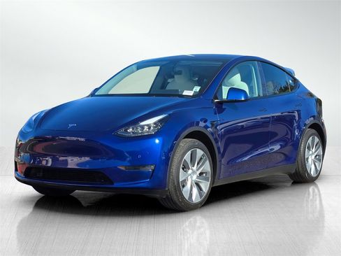 Used 2021 Tesla Model Y Long Range image 8