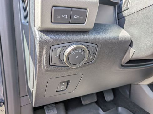 Used 2018 Ford F150 Raptor w/ Equipment Group 802A Luxury AWD/4WD image 17