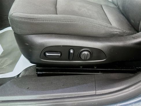 Used 2021 Chevrolet Malibu RS image 18