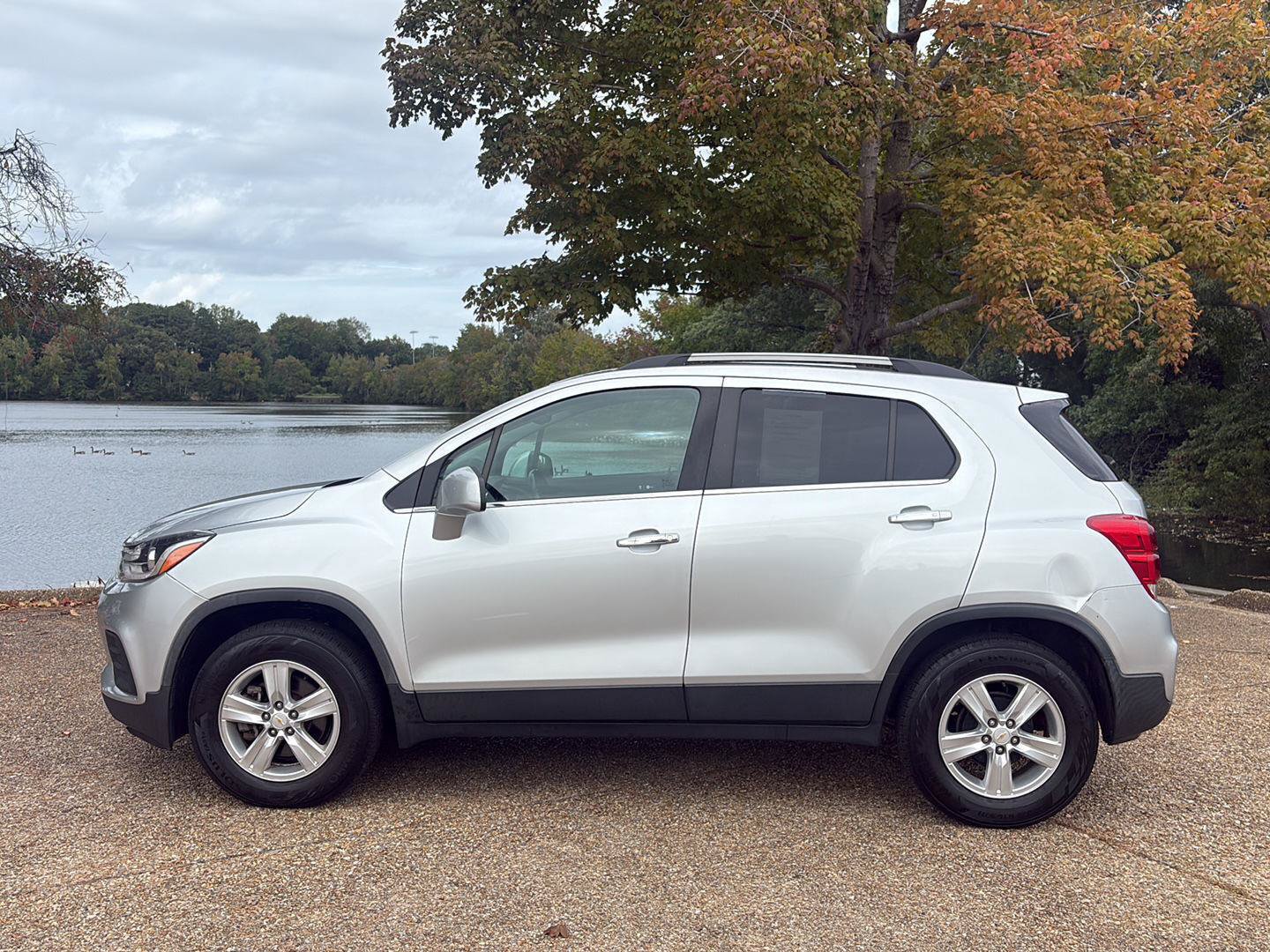 Used 2018 Chevrolet Trax LT w/ LT Convenience Package FWD image 10