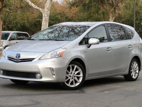 Used 2012 Toyota Prius V Two image 2