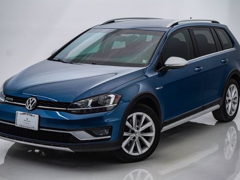 Used 2019 Volkswagen Golf Alltrack S AWD/4WD image 3