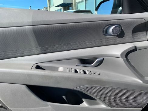 Used 2021 Hyundai Elantra SE image 20