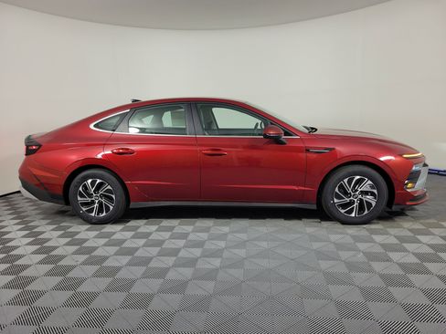 New 2026 Hyundai Sonata Blue FWD image 2
