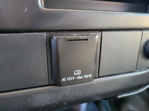 Used 2015 Chevrolet Express 2500 image 17