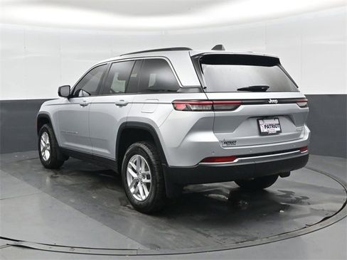 New 2025 Jeep Grand Cherokee Laredo image 6