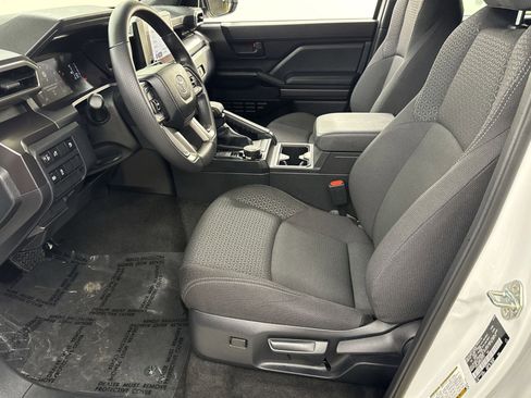 Used 2025 Toyota 4Runner SR5 image 2