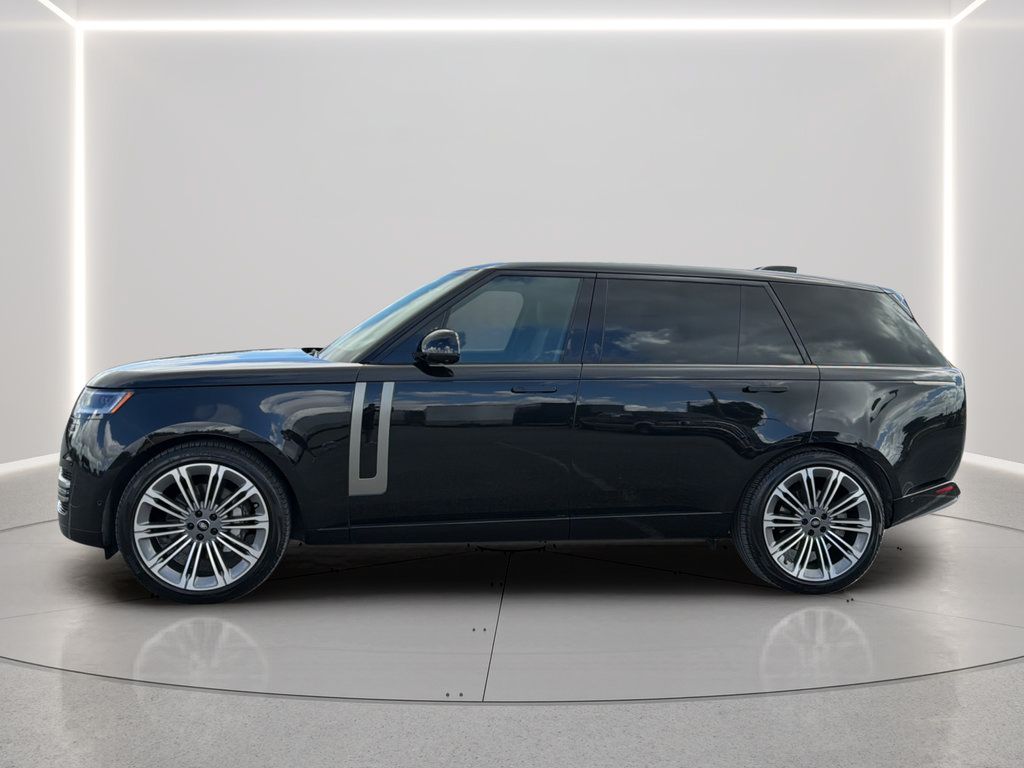 Used 2024 Land Rover Range Rover Long Wheelbase SE AWD/4WD image 13