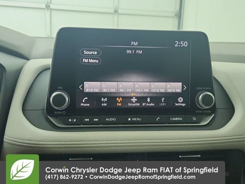 Used 2025 Nissan Rogue SV AWD/4WD image 23