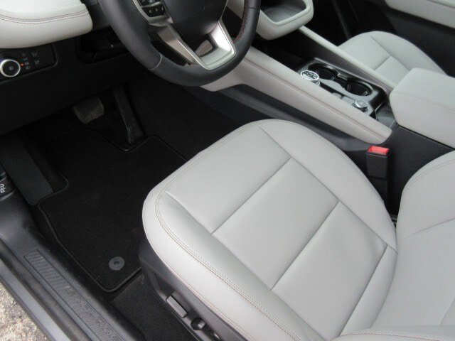 New 2026 Ford Explorer Active w/ Active Comfort Package RWD image 14