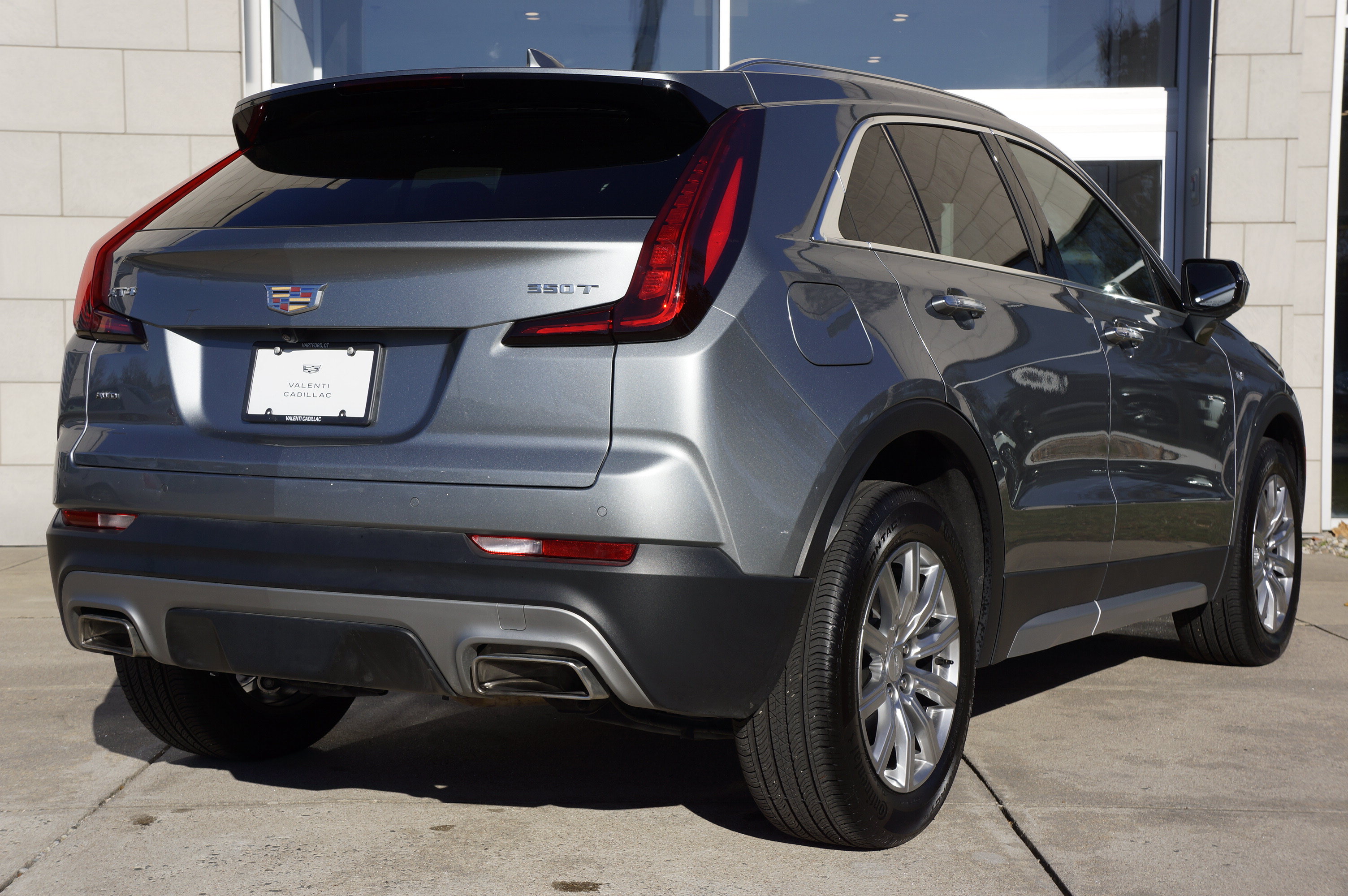 Used 2023 Cadillac XT4 Premium Luxury w/ Cold Weather Package AWD/4WD image 5