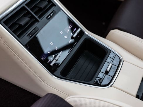 Used 2023 Porsche Panamera Turbo S Executive image 16