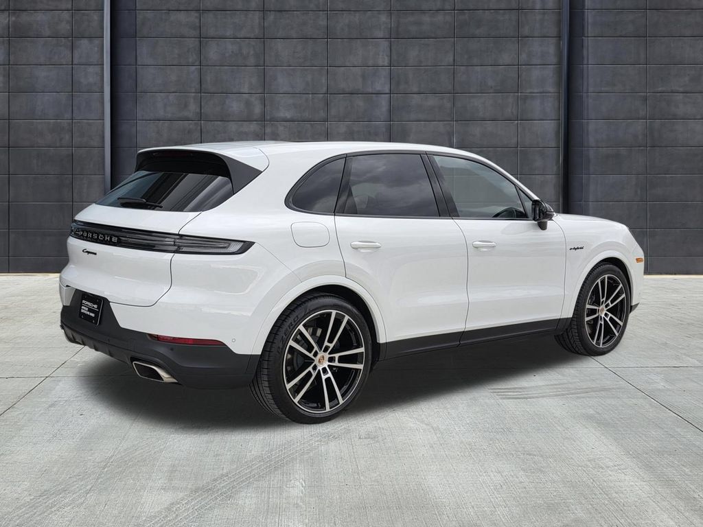 Certified 2025 Porsche Cayenne E-Hybrid AWD/4WD image 8