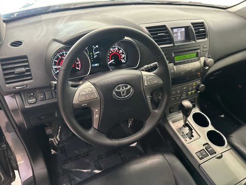 Used 2009 Toyota Highlander Sport image 2