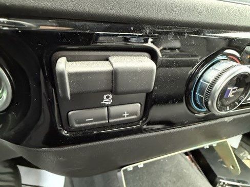 Used 2024 GMC Sierra 2500 SLE w/ SLE Convenience Package image 22