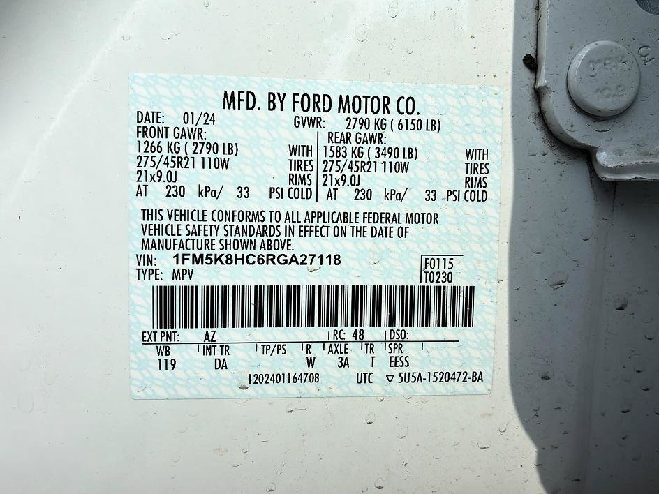 Used 2024 Ford Explorer Platinum w/ Class IV Trailer Tow Package AWD/4WD image 24