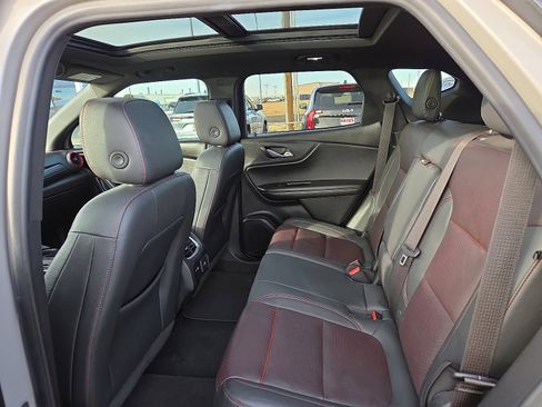 Used 2021 Chevrolet Blazer RS w/ Enhanced Convenience Package image 9