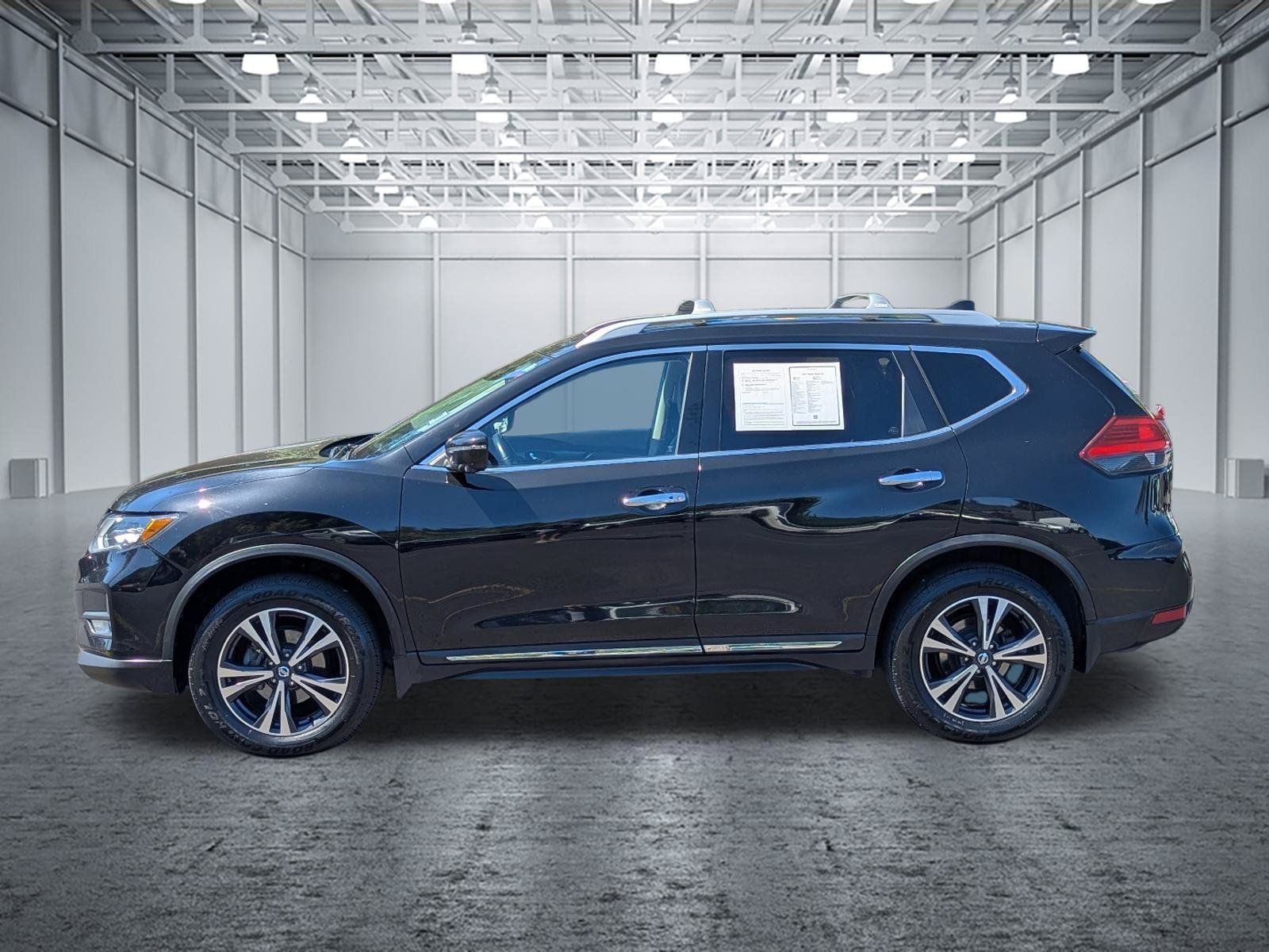 Used 2017 Nissan Rogue SL w/ SL Premium Package AWD/4WD image 2