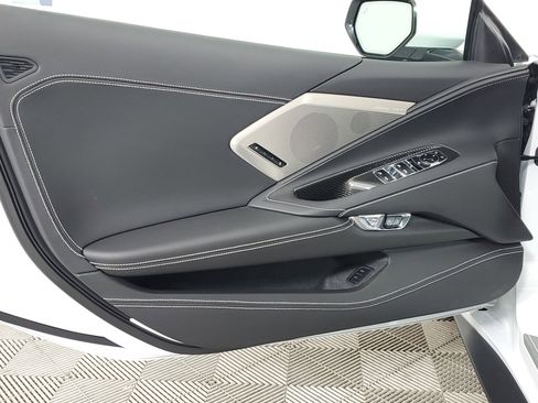 Used 2023 Chevrolet Corvette Stingray Premium Conv w/ Z51 Performance Package image 17