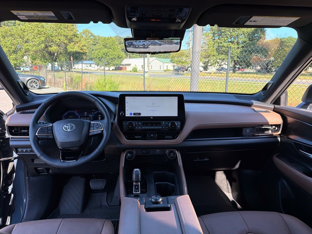 Used 2025 Toyota Grand Highlander AWD Hybrid image 8