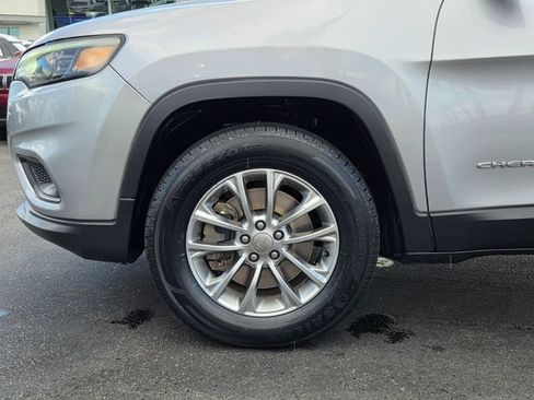Used 2019 Jeep Cherokee Latitude Plus w/ Comfort/Convenience Group AWD/4WD image 9