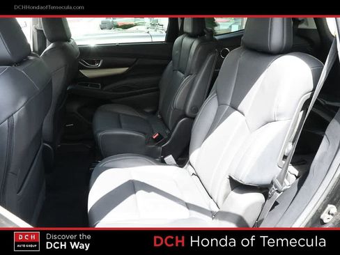 Used 2021 Subaru Ascent Touring AWD/4WD image 19