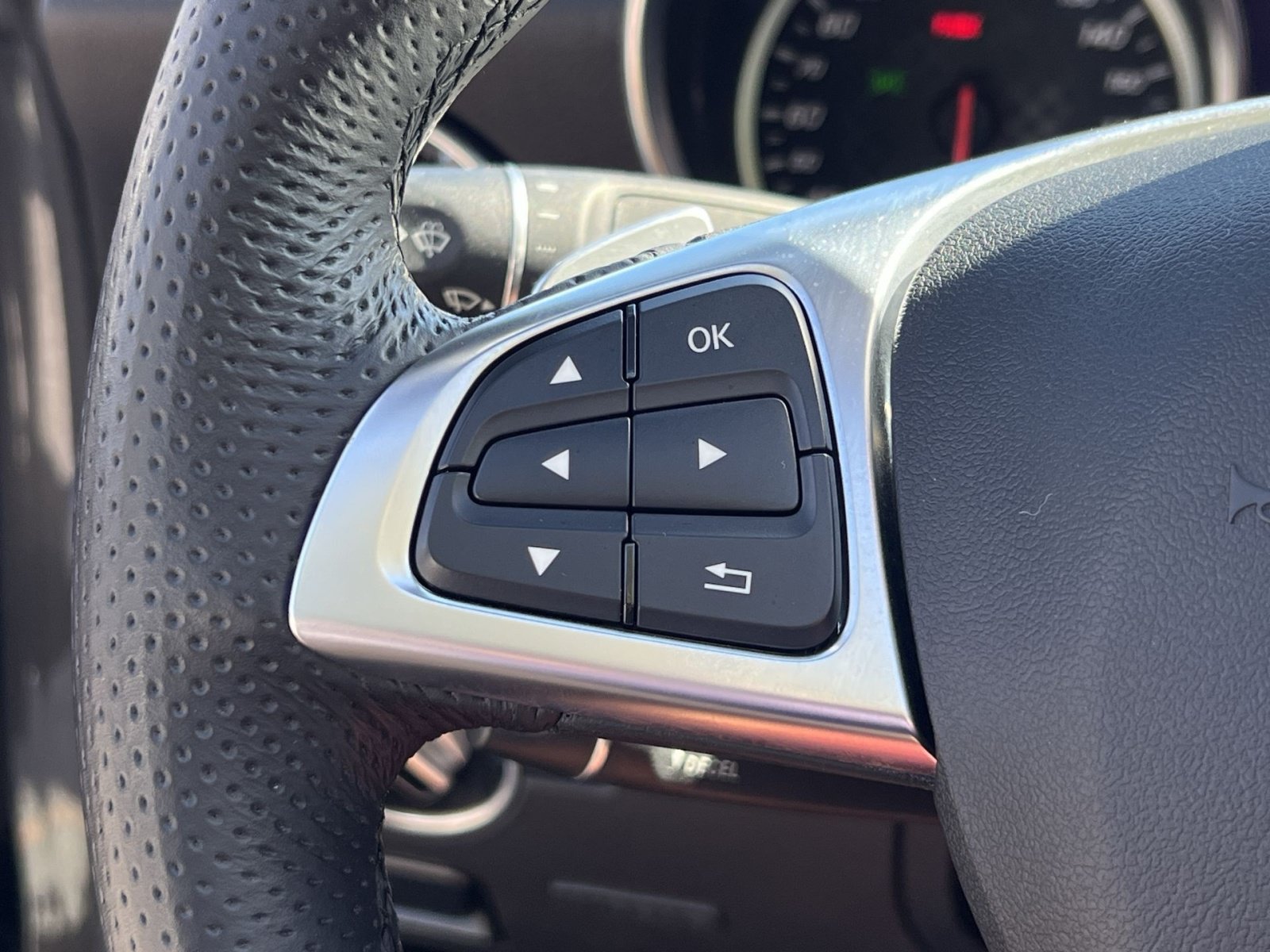 Used 2020 Mercedes-Benz SLC 43 AMG image 36